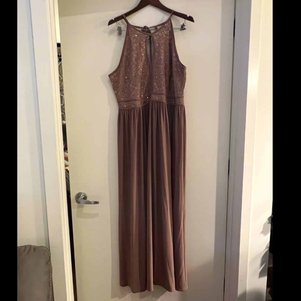 David’s bridal dress. This is a great David’s bridal dress for a bride maid!